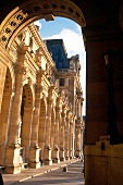 Arkaden im Louvre, Paris   X 