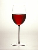 Ein Glas Bordeaux Wein 