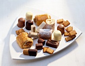 Different varieties of biscuits on triangular plate