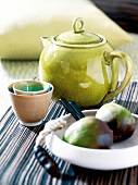 Tourron tilleul teapot with figs in bowl