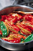Curry, Curry von gefüllten Paprikaschoten im Kochtopf, Step