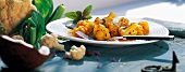 Curry, Blumenkohlcurry mit Zwiebeln, Bockshornklee u. Basilikum