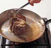 Beef. Chateaubriand zubereiten Butter zugeben, fertigbraten, Step