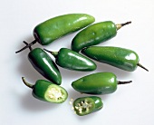 Paprika, Chile jalapeno, un- reife, zerteilte, grüne Chillies
