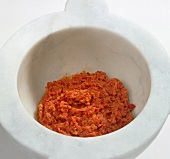 Paprika, rote Chilisauce im Mörser, Chili, Paprika, Step 3
