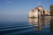 Château Chillon in Veytaux am Genfer See m. Blick aufs Wasser