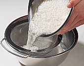 Reis, Wasser abgießen, Nishiki -Reis, Sieb, Schüssel, Step 3