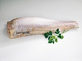 Fisch,  Zwergwels ohne Kopf u. Haut, Petersilie