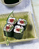 Sushi - Hosomaki mit mariniertem Thunfisch
