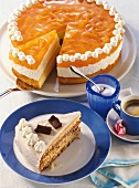 50 Torten, Hüttenkäse-Mandarinen-Torte, Stück Sahnetorte, Kaffee