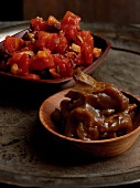 Indisch kochen, Tamarinden- Dattelund Tomaten-Rosinen-Chutney