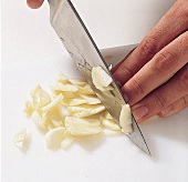 Kürbis und Zucchini, Zucchini schneiden Step 1: geschälte Scheiben