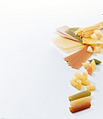 Ravioli und Lasagne, diverse Nudelsorten und Lasagneblätter