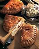 100 beste Brot, Calzone gefüll t mit Salami und Käse