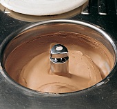Buch der Schokolade, Eiscreme Step 8: Schokoeis in Eismaschine