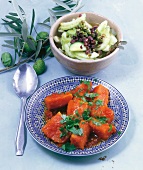 Orientküche, Gurken-Oliven-Salat, Süßkartoffelsalat mit Ingwer