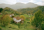 Landschaft bei Barga in der Toskana 