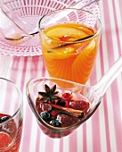 Sommerdrinks, Beerenbowle, Vanille-Frucht-Bowle