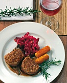 Schnell & Edel, Rehkoteletts mit Haselnusskruste und Kroketten