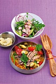 Fleischgerichte, Italo-Wurstsalat, Fleischsalat m. Tomate, Olive