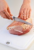 Fleischgerichte, Schweinebraten: Fleisch schneiden, Step 2