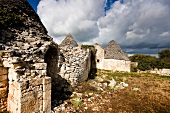 Apulien: weiße  Zipfelmützenhäuser in Alberobello.