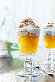 Orange-yoghurt trifle with muesli