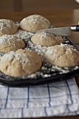 50 Muffins, Roggenbrot-Muffins Step 2: Teigkugeln einschneiden