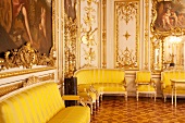 Gelber Salon, Schloss St. Emmeram, vergoldet, Kronleuchter, Wandbild