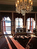 Istanbul: Holz-Sommervilla, Salon, Blick auf Bosporus, königlich