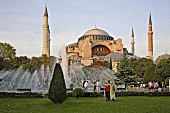 Türkei, Istanbul, Moschee, Hagia Sophia, aussen, Menschen