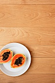 Dielen aus kanadischer Gelbbirke, aufgeschnittene Papaya