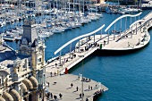 Barcelona: Hafen, Boote, Promenade Rambla del Mar, Menschen