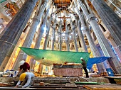 Barcelona: Basilika Sagrada Familia, Bauarbeiten, innen