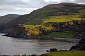 Irland: Antrim-Küste, Torr Head, Berglandschaft, grün, Küste.