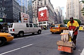 New York: West 34th Street, Macy's, Wolkenkratzer, Menschen