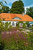 Ostseeküste: Glücksburg, Wasser- schloss, Garten