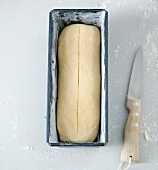 Brot, Hefebrot: Teig der Länge nach einschneiden, Step 8