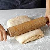 Brot, Teigpäckchen fest rollen Step 8