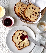 Brot, Dinkelstuten mit Rosinen