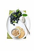 Trennkost, Bananen-Müsli mit Heidelbeeren und Joghurt