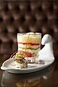 Schottland, Desserts Trifle, getränk tem \nKuchen, Frucht, Puddin, Sahne
