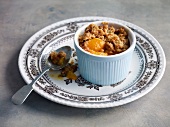 Apricots amarettini crumble in bowl