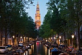 Amsterdam, Groenburgwal, Zuiderkerk, Grachtenhäuser, blaue Stunde