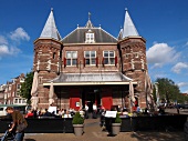 Amsterdam, Nieuwmarkt, Rijksmonument Waaggebouw, Restaurant in De Waag