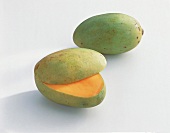 Food, Mangos der Sorte "Smaragd" aus Kamerun, Freisteller