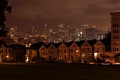 Skyline San Francisco, Alamo Square Postcard Row, nachts