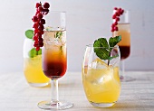 Partyrezepte, Johannisbeer- Drink und Apfel-Limetten-Drink