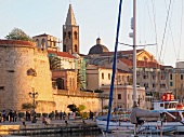 Sardinien, Mittelmeer, Stadt Alghero Torre e Forte de la Maddalena, Hafen