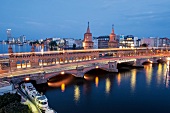 Night view of Oberbaum bridge on river Spree, Friedrichshain, Kreuzberg, Berlin, Germany